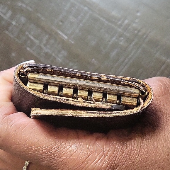 Louis vuitton 6-key holder - Picture 4 of 15